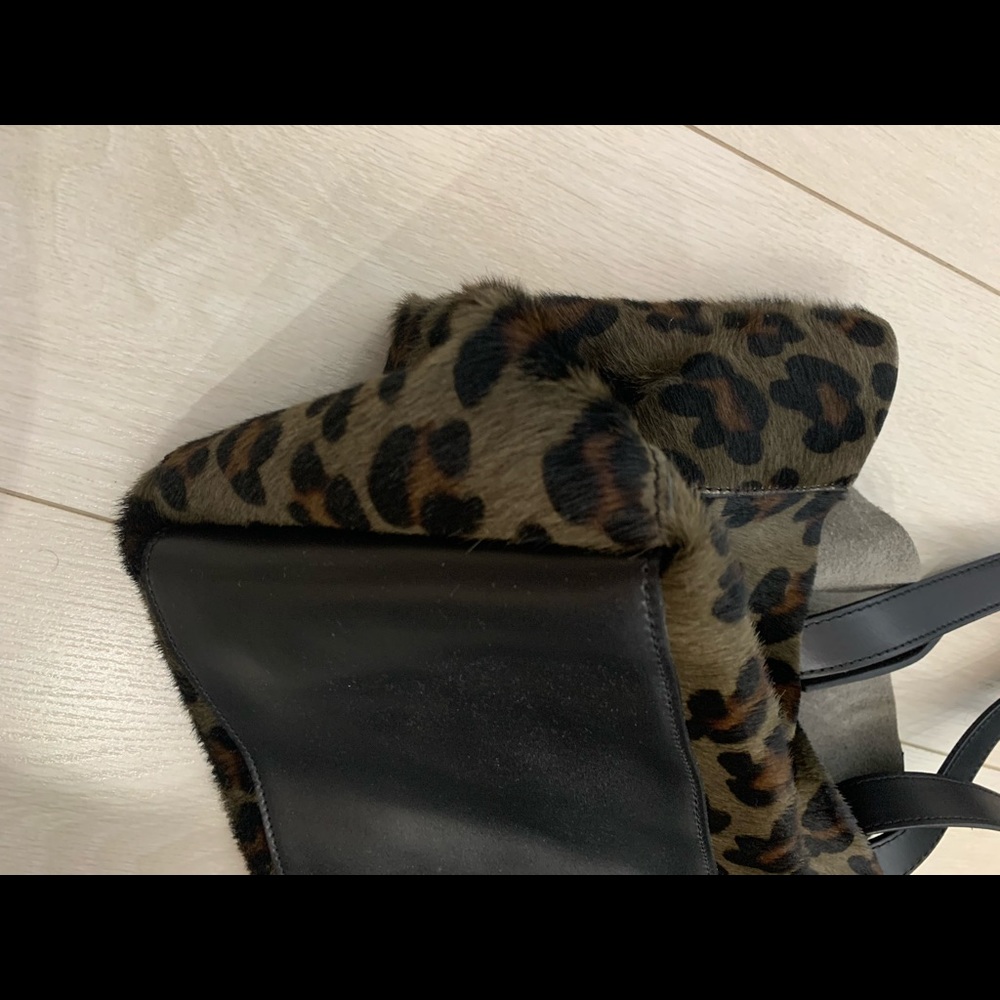 Alberta di Canio Genuine Leather Green Calf Hair Tote - Picture 10 of 16